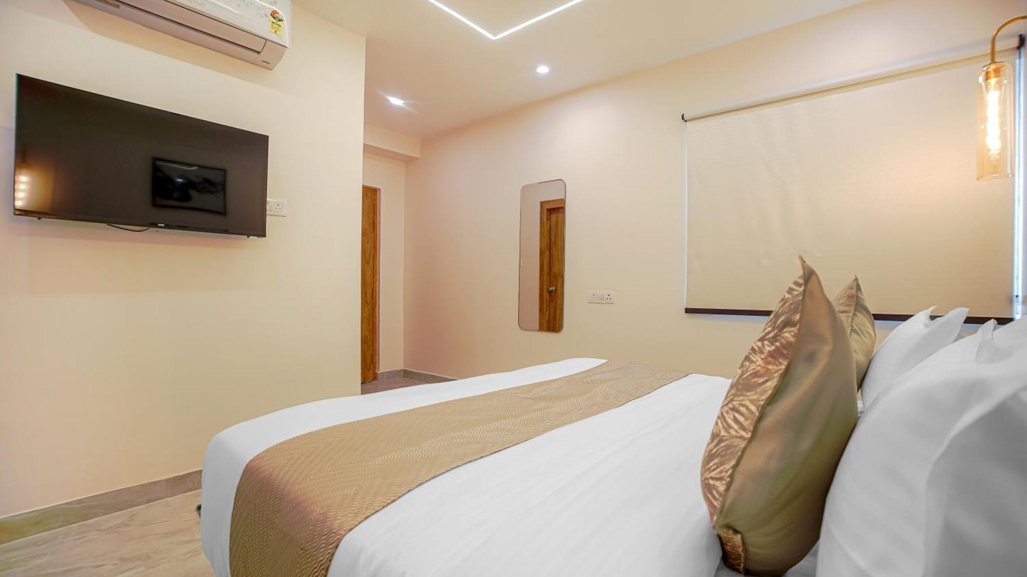 Perfectstayz Premium Varanasi — Photos 1
